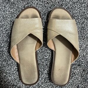 Franco Sarto Women's Champagne Gold Slide Sandals